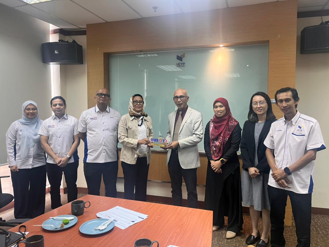 COURTESY CALL THE PRESIDENT MALAYSIA BOARD OF TECHNOLOGISTS TO THE VICE CHANCELLOR UNIVERSITY COLLEGE OF YAYASAN PAHANG (UCYP)
