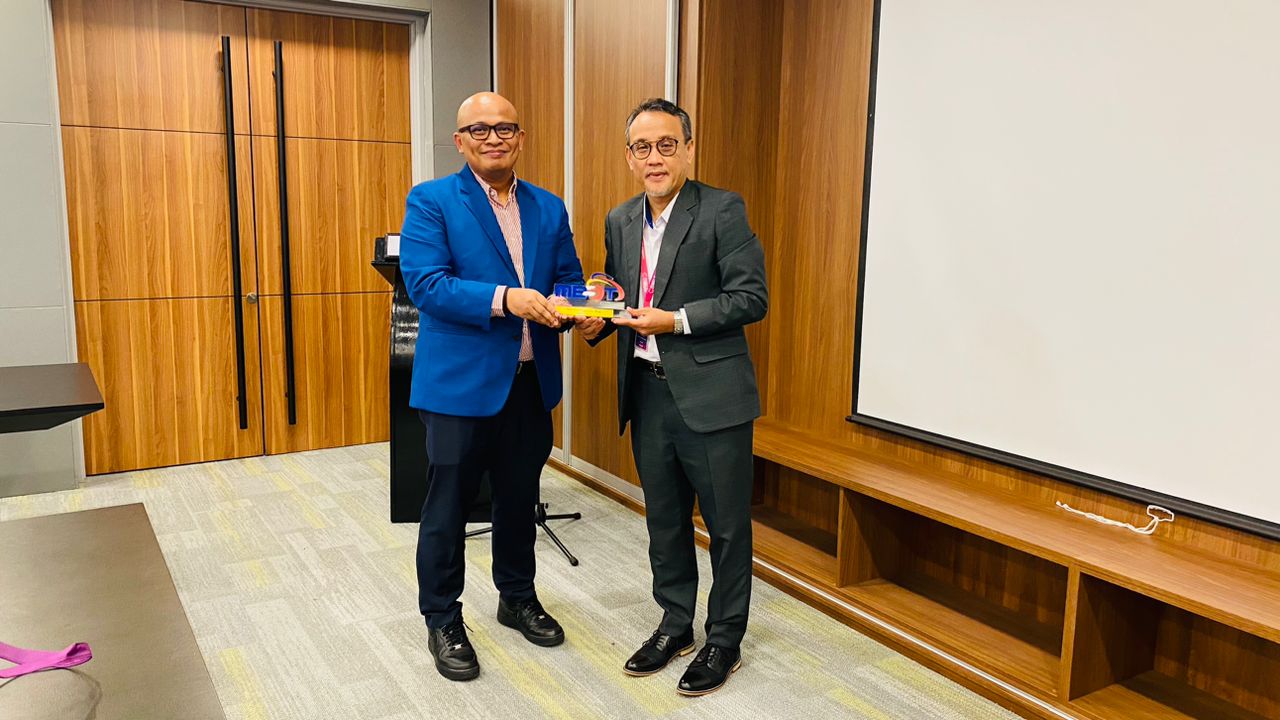 COURTESY CALL OF THE REGISTRAR MALAYSIA BOARD OF TECHNOLOGISTS TO THE VICE CHANCELLOR UNIVERSITY OF CYBERJAYA 