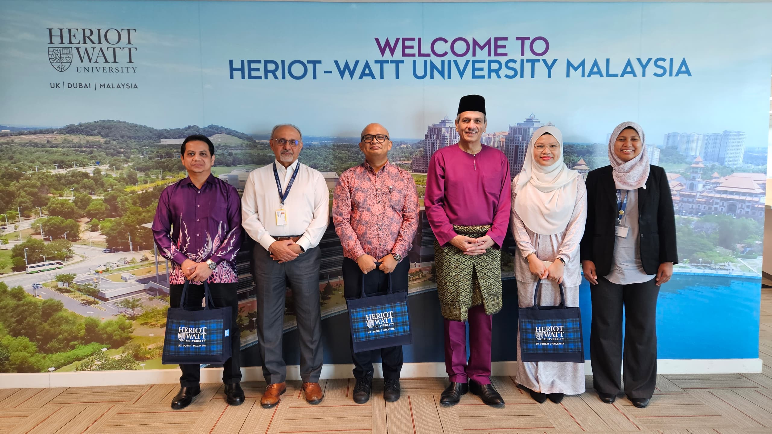 COURTESY CALL OF THE REGISTRAR MALAYSIA BOARD OF TECHNOLOGISTS TO THE PROVOST & CHIEF EXECUTIVE OFFICER HERIOT-WATT UNIVERSITY MALAYSIA 