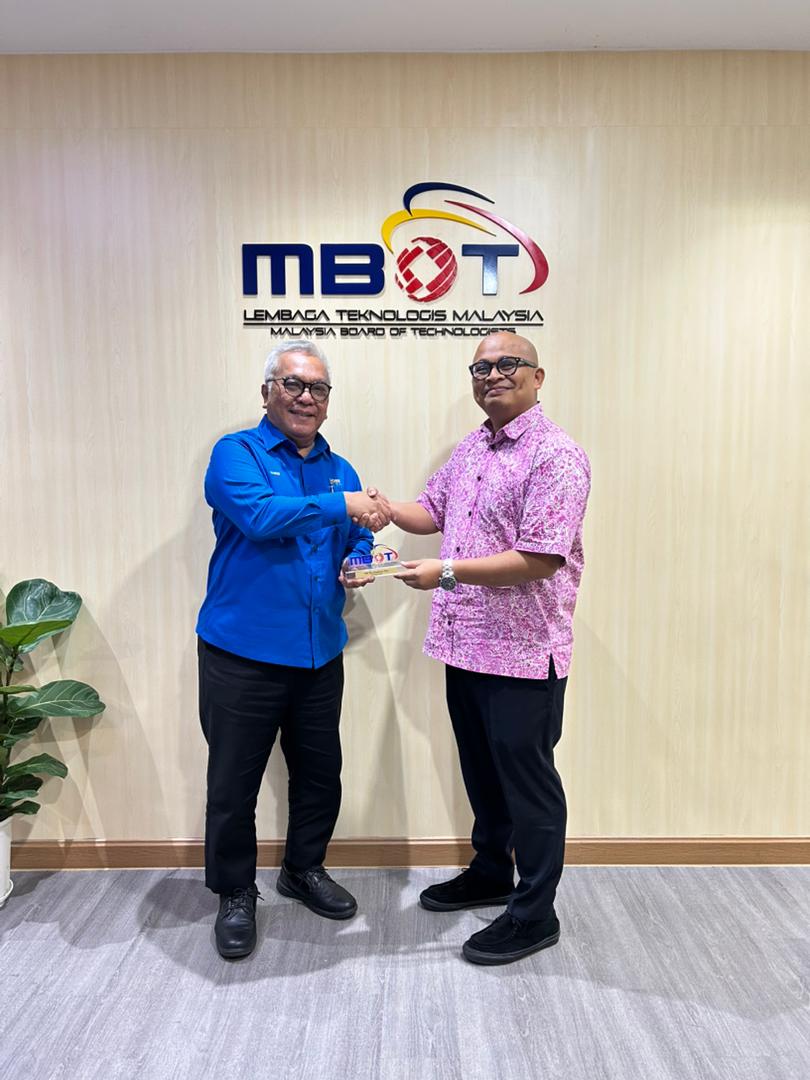 I-CATS UNIVERSITY COLLEGE VICE CHANCELLOR PAYS COURTESY VISIT TO MBOT